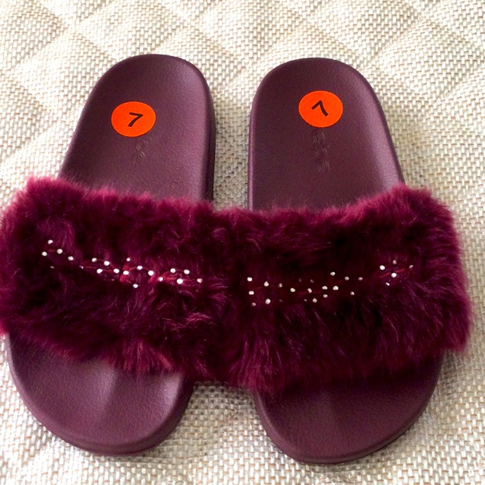 Bebe burgundy brand new slippers size 7